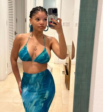 Halle bailey leaked private photo uncensored HD quality
