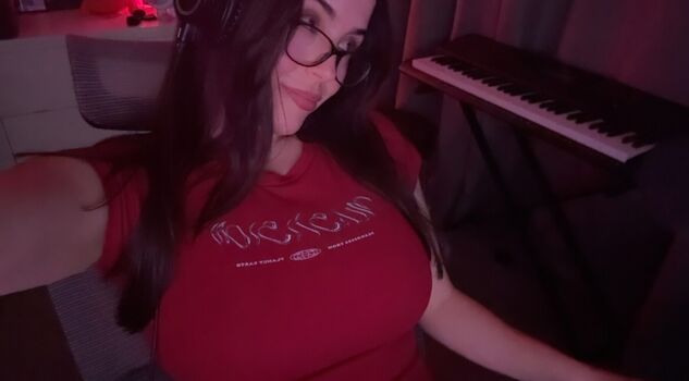 Heyimbee leaked private photo uncensored HD quality