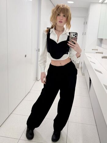 Hollie bennett leaked private photo uncensored HD quality