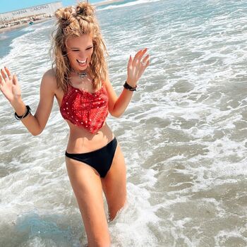 Hollie bennett leaked private photo uncensored HD quality