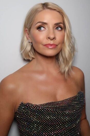 Holly willoughby page leaked private photo uncensored HD quality