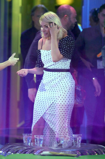 Holly willoughby page leaked private photo uncensored HD quality