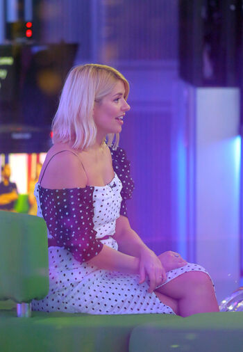 Holly willoughby page leaked private photo uncensored HD quality