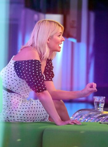 Holly willoughby page leaked private photo uncensored HD quality