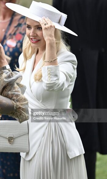 Holly willoughby page leaked private photo uncensored HD quality