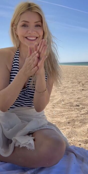 Holly willoughby page leaked private photo uncensored HD quality