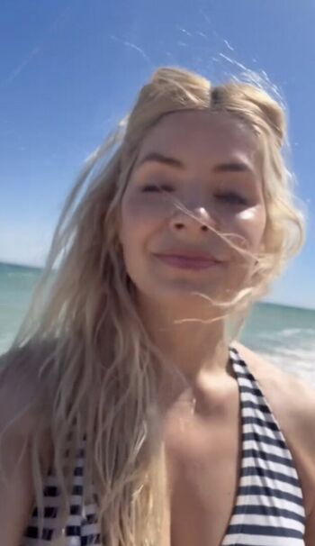 Holly willoughby page leaked private photo uncensored HD quality