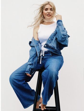 Holly willoughby page leaked private photo uncensored HD quality