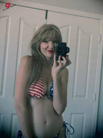 Itsjustblondie page leaked private photo uncensored HD quality