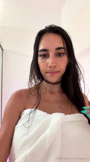 Izzygreen  page leaked private photo uncensored HD quality