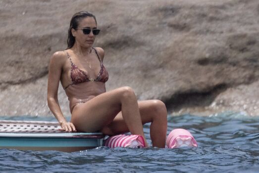 Jessica alba  page leaked private photo uncensored HD quality