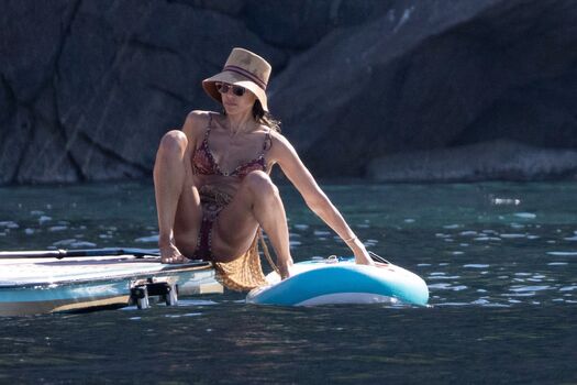 Jessica alba  page leaked private photo uncensored HD quality