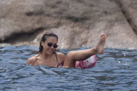 Jessica alba  page leaked private photo uncensored HD quality