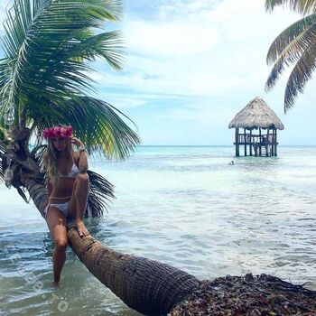 Kara del toro page leaked private photo uncensored HD quality
