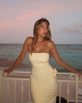 Kara del toro page leaked private photo uncensored HD quality