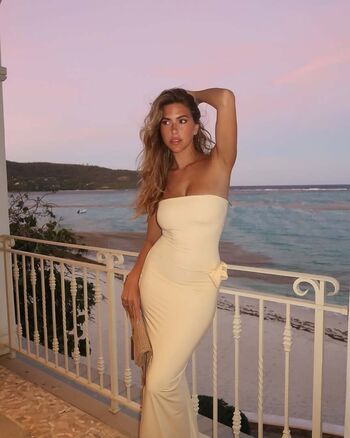 Kara del toro page leaked private photo uncensored HD quality