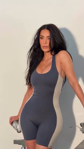 Kim kardashian  page leaked private photo uncensored HD quality