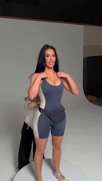 Kim kardashian  page leaked private photo uncensored HD quality
