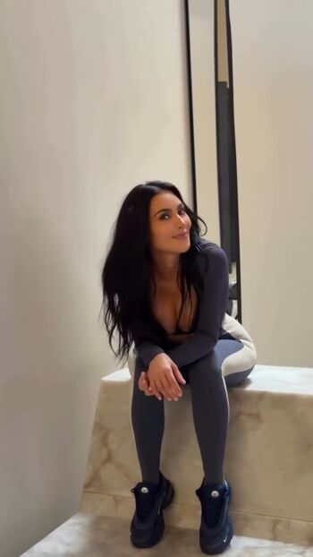Kim kardashian  page leaked private photo uncensored HD quality
