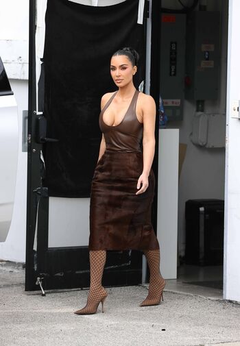 Kim kardashian  page leaked private photo uncensored HD quality