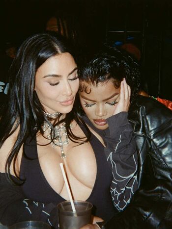 Kim kardashian  page leaked private photo uncensored HD quality