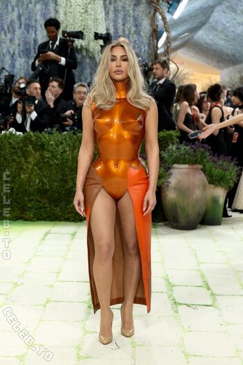 Kim kardashian  page leaked private photo uncensored HD quality