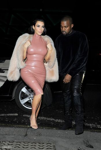Kim kardashian  page leaked private photo uncensored HD quality