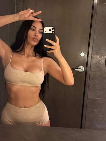 Kim kardashian  page leaked private photo uncensored HD quality