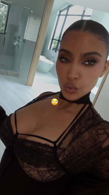 Kim kardashian  page leaked private photo uncensored HD quality