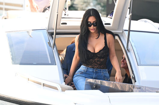 Kim kardashian leaked private photo uncensored HD quality