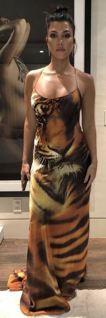 Kourtney kardashian leaked private photo uncensored HD quality