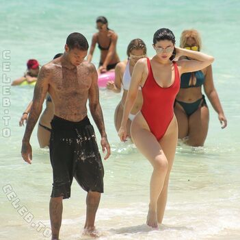 Kylie jenner  page leaked private photo uncensored HD quality