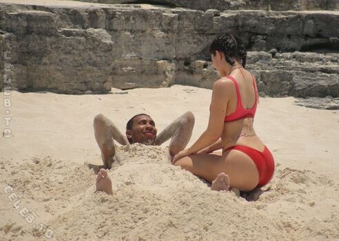 Kylie jenner  page leaked private photo uncensored HD quality