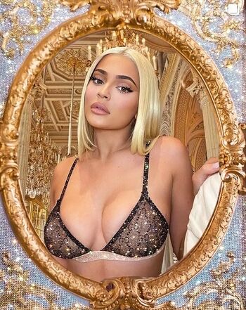 Kylie jenner  page leaked private photo uncensored HD quality