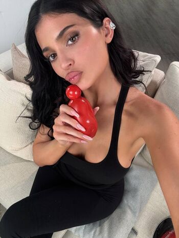 Kylie jenner  page leaked private photo uncensored HD quality