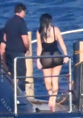Kylie jenner leaked private photo uncensored HD quality