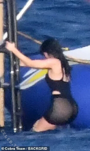 Kylie jenner leaked private photo uncensored HD quality