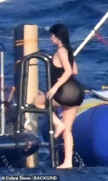 Kylie jenner leaked private photo uncensored HD quality