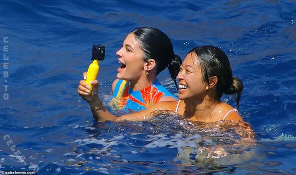 Kylie jenner leaked private photo uncensored HD quality