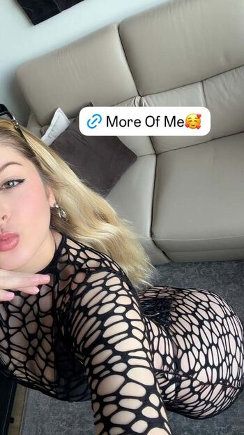 Lindsay capuano  page leaked private photo uncensored HD quality