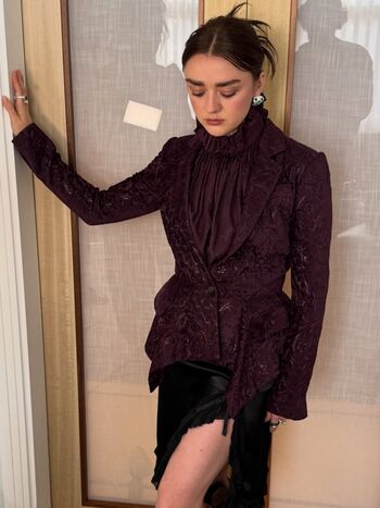 Maisie williams page leaked private photo uncensored HD quality