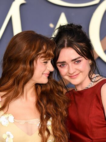 Maisie williams page leaked private photo uncensored HD quality
