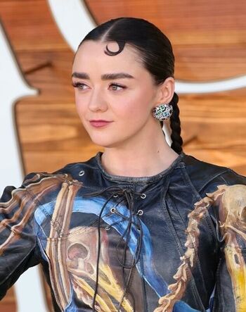 Maisie williams page leaked private photo uncensored HD quality