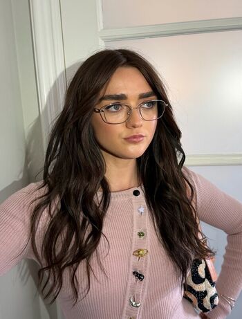 Maisie williams page leaked private photo uncensored HD quality