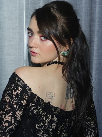 Maisie williams page leaked private photo uncensored HD quality