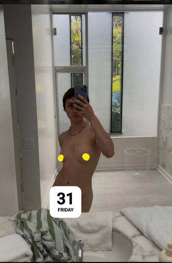 Maisie williams leaked private photo uncensored HD quality