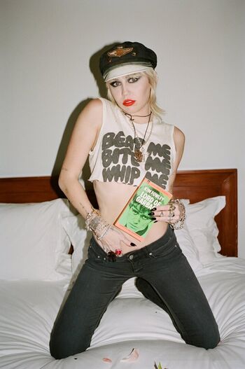 Miley cyrus page leaked private photo uncensored HD quality