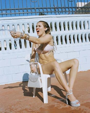 Miley cyrus page leaked private photo uncensored HD quality