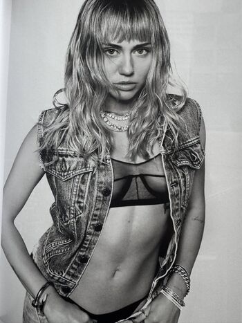 Miley cyrus leaked private photo uncensored HD quality