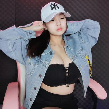 Monicajeyincanatasya leaked private photo uncensored HD quality